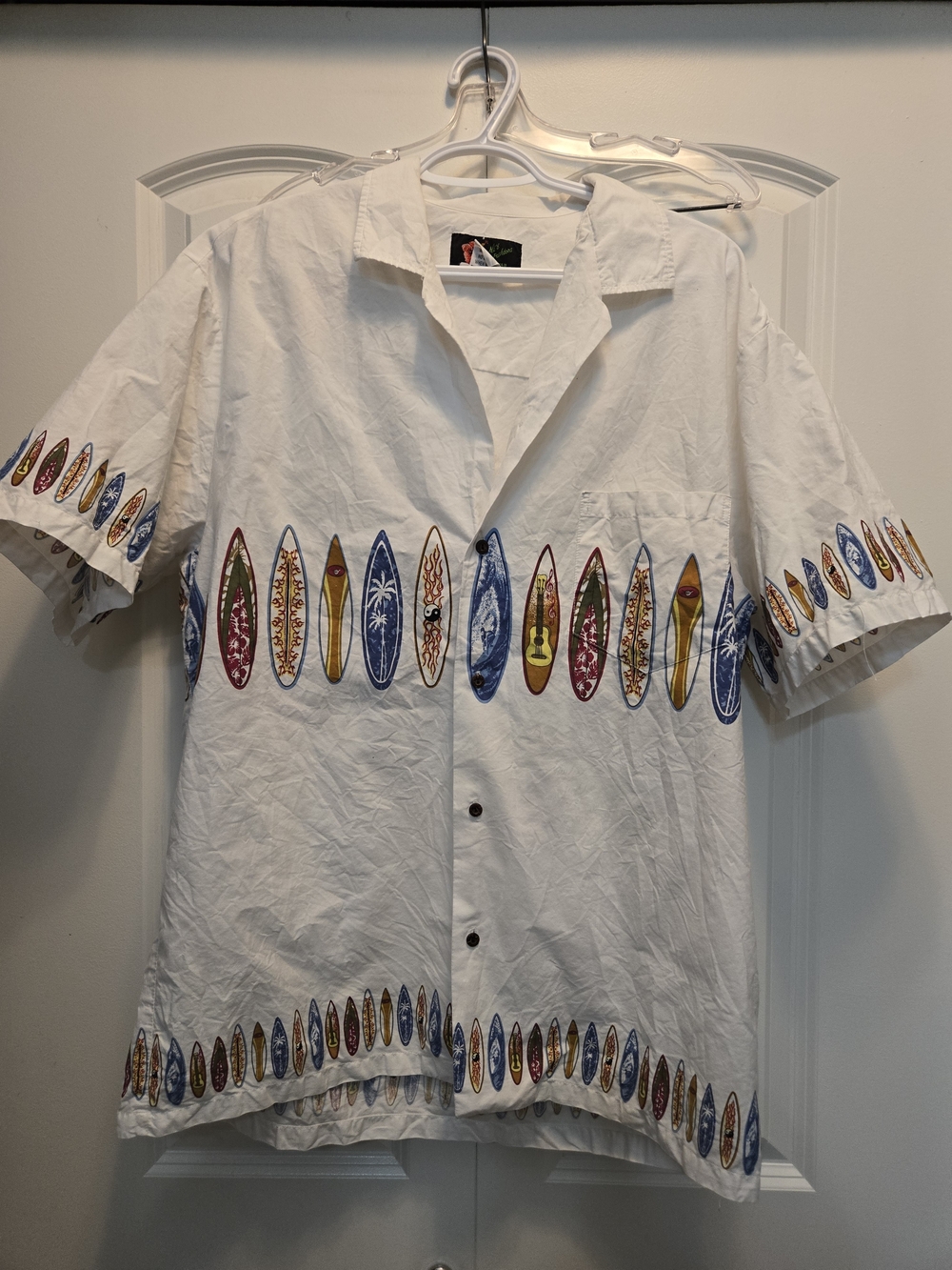 Ali'i Fashions Hawaii Men's White Short-Sleeve Surfboard Print Shirt